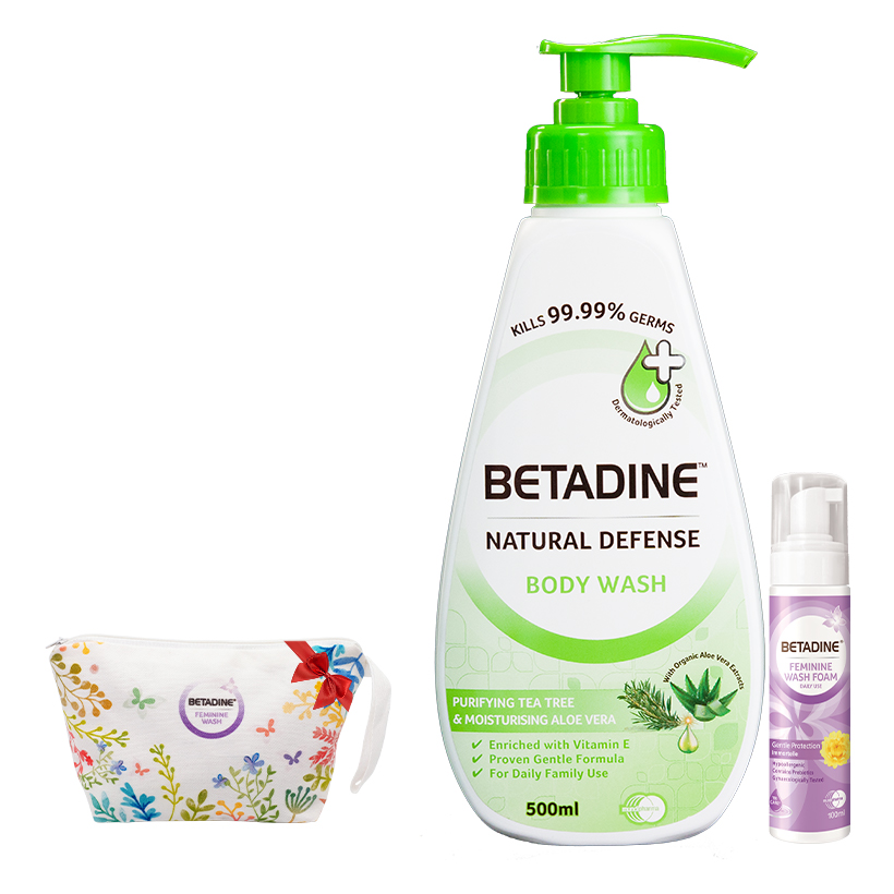Bộ sữa tắm kháng khuẩn chiết xuất trà xanh và lô hội Betadine chai 500ml + Bọt vệ sinh phụ nữ Betadine 100ml (Tím) + Túi hoa Betadine