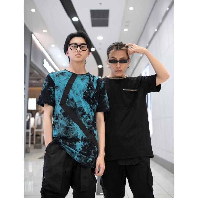 Áo Phông Nam Nữ 12.DESTINY Tie Dye Đen Xanh Chi Tiết Chun Chữ V Ngang Chất Liệu Premium Cotton