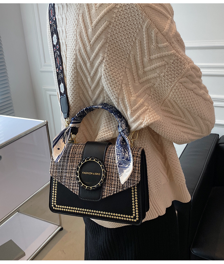 Túi đeo chéo dây họa tiết kèm khăn lụa thời trang