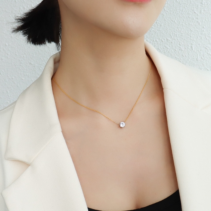 Dây chuyền titan nữ mặt viên đá nhỏ sáng lấp lánh