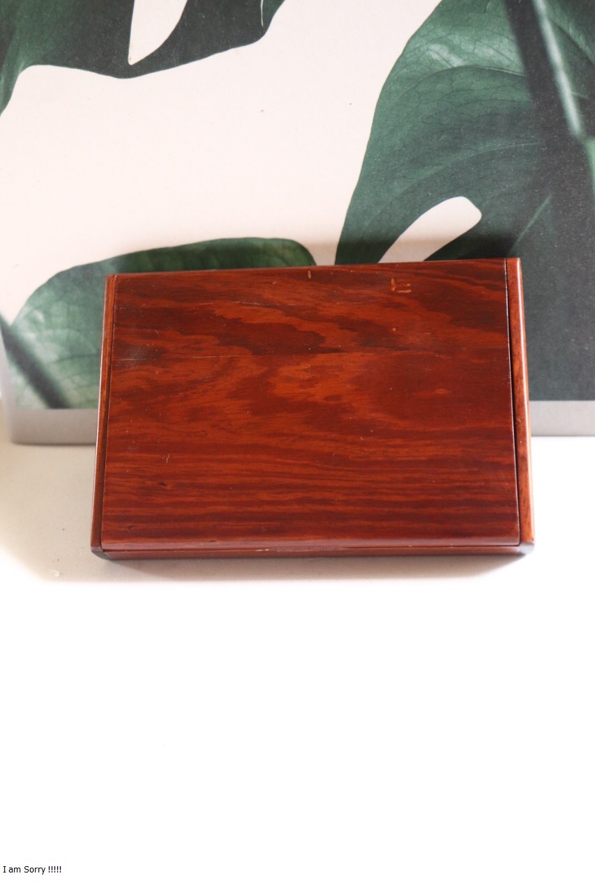 Hộp gỗ đựng danh thiếp  gỗ quý màu đỏ