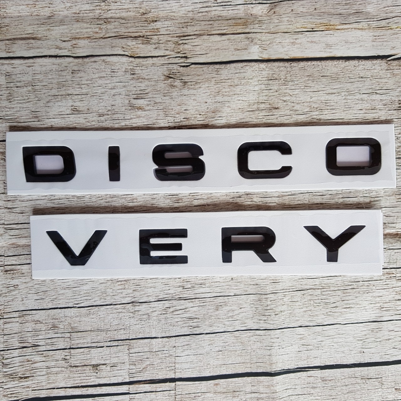 Tem DISCOVERY chữ nổi dán trang trí nắp CAPO ô tô