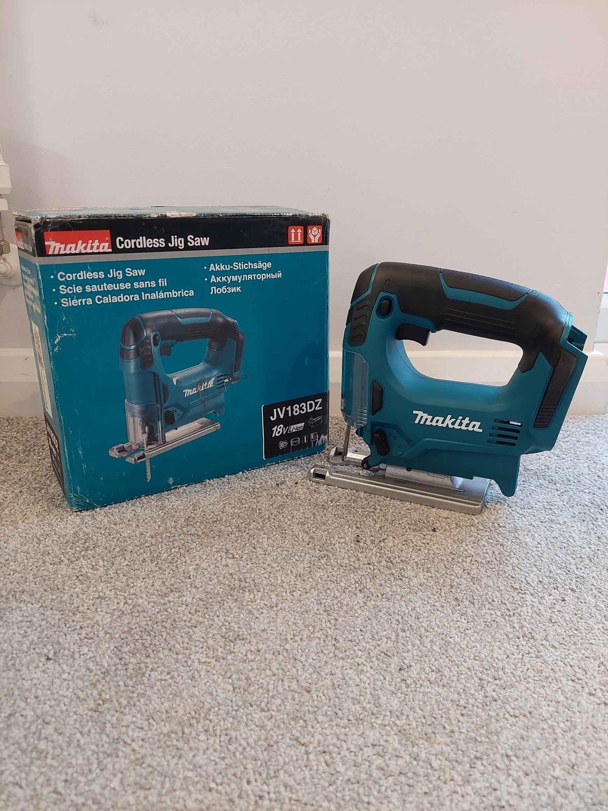 MÁY CƯA LỌNG DÙNG PIN 18V MAKITA JV183DZ - HÀNG CHÍNH HÃNG