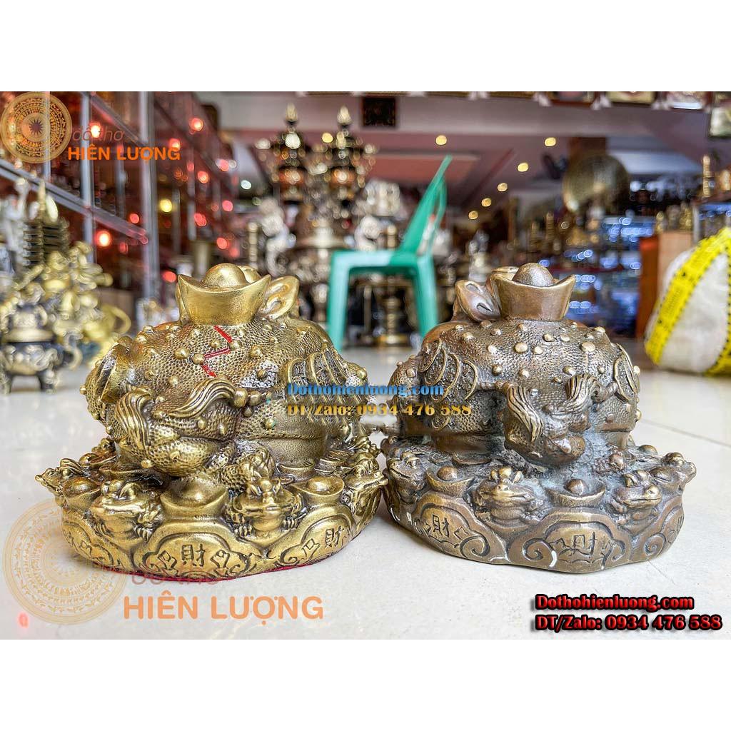 Thiềm Thư Nhiều Đầu Ngồi Bệ Vàng Cao 12cm Bằng Đồng Phong Thủy