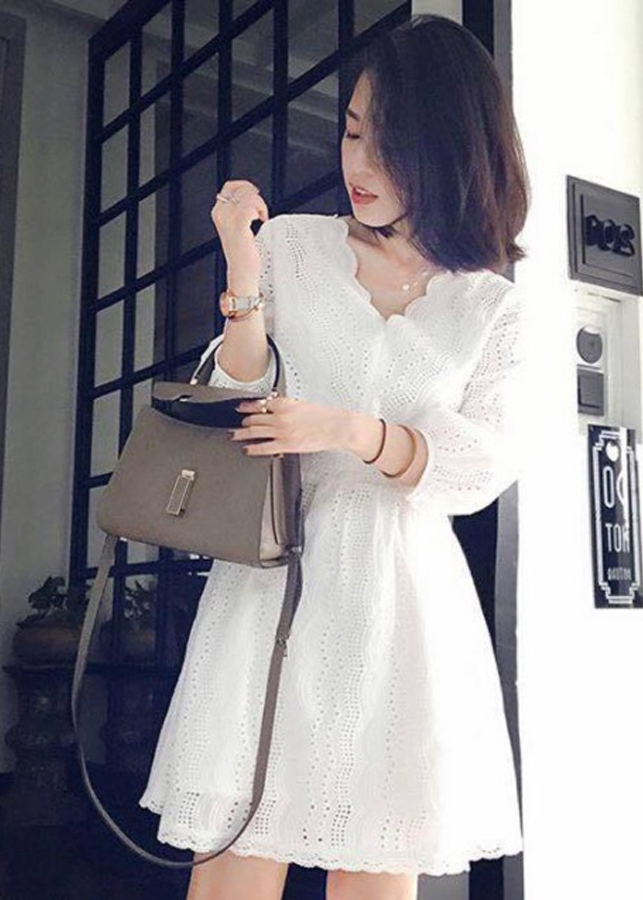 Đầm tay phồng cổ tim