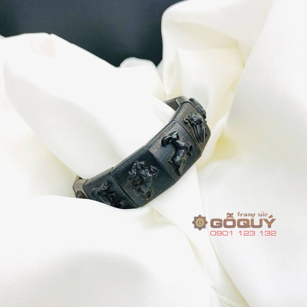 Vòng tay gỗ phong thủy 12 con giáp gỗ mun đen