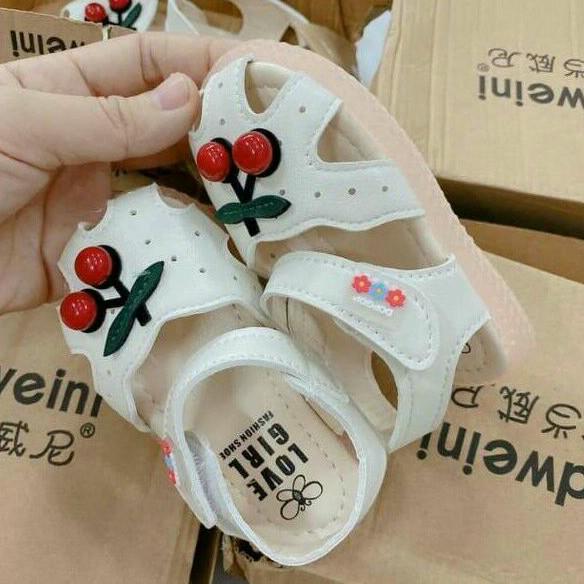 Giày sandal tập đi cho bé gái hình cherry đáng yêu