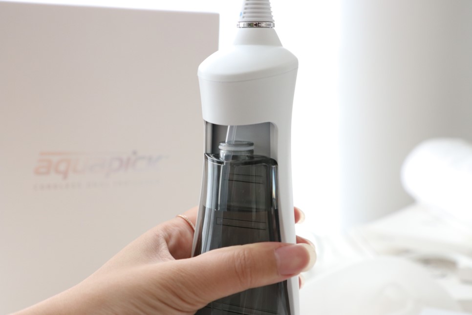 Máy tăm nước Aquapick AQ-230 cầm tay  chống nước IPX7, KDA khuyên dùng