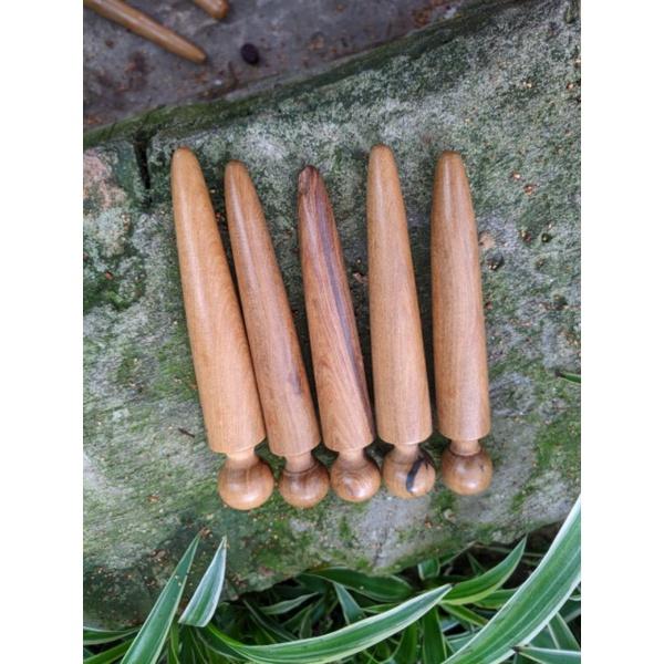 Cây dùi mát xa day ấn bấm huyệt đạo bằng gỗ thơm chăm sóc sức khỏe mọi lúc