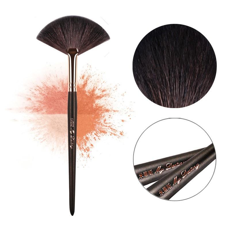 Cọ Đánh Highlight Dạng Quạt 051