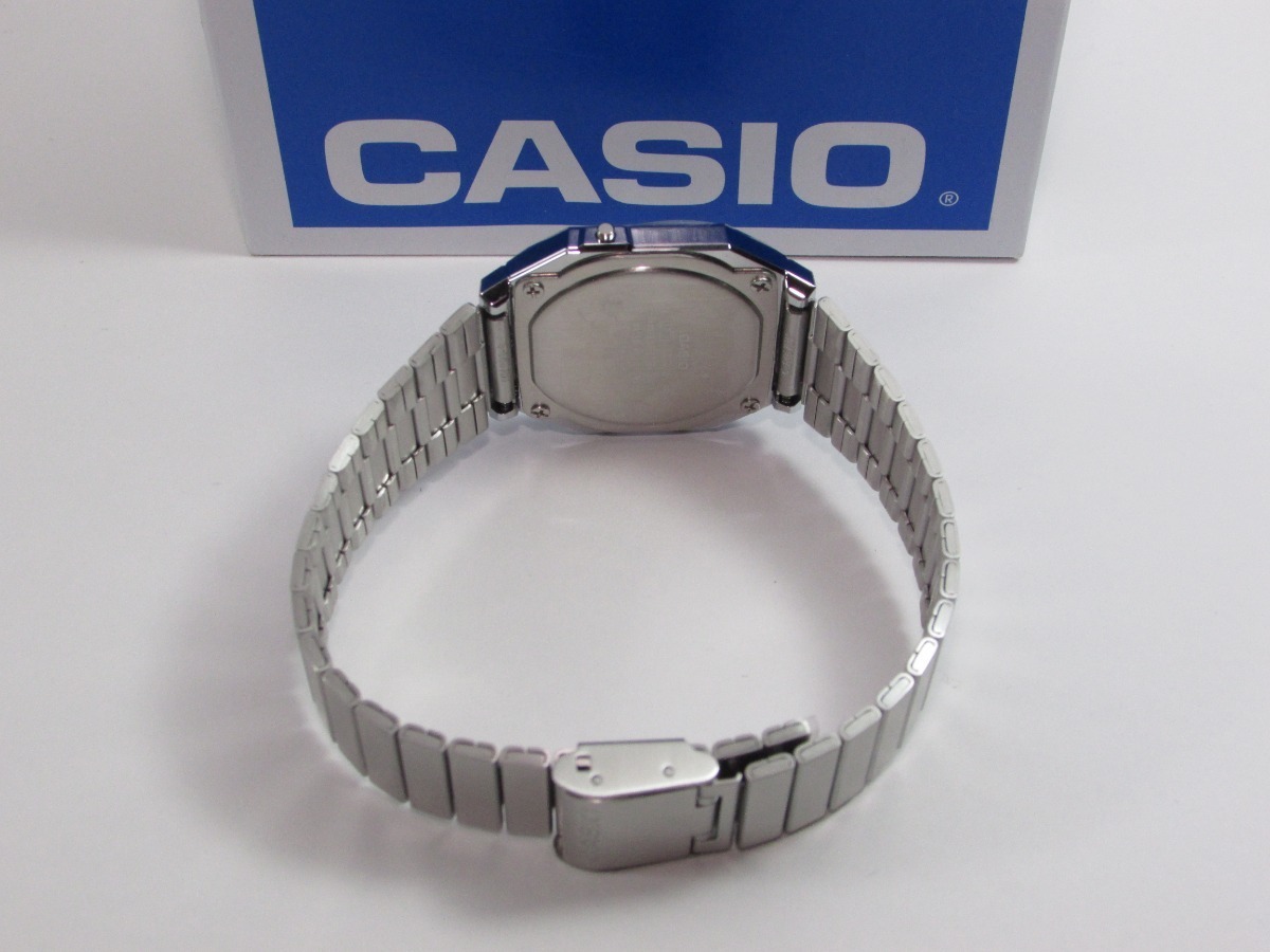 Đồng Hồ Casio A700W-1A Điện Tử Cổ Điển - Dây Kim Loại - Mặt Vuông Cá Tính