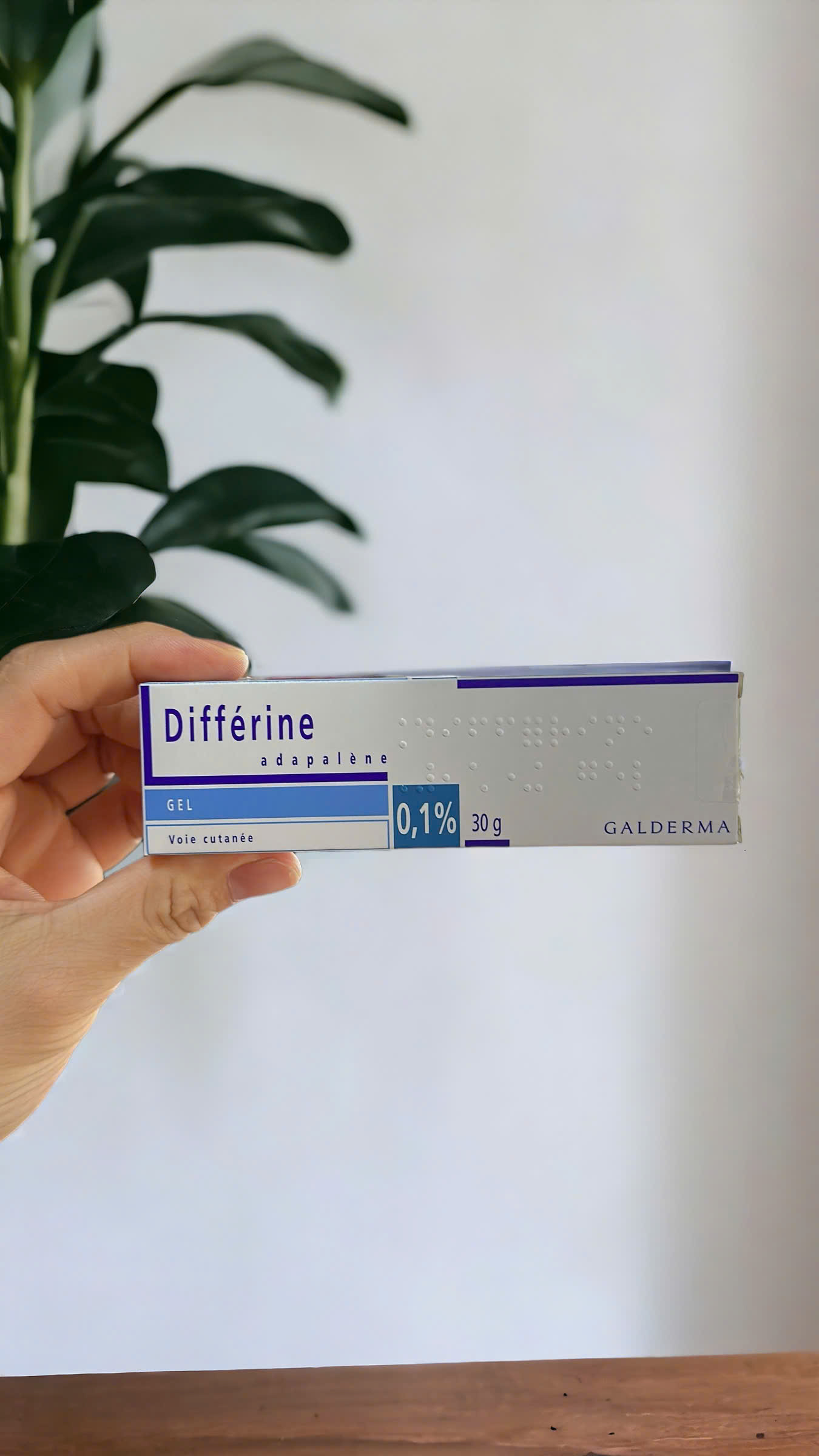 Gel hỗ trợ giảm mụn Differin Cream 0.1% Adapalene tuýp 30 gram(Hàng nội địa Pháp)