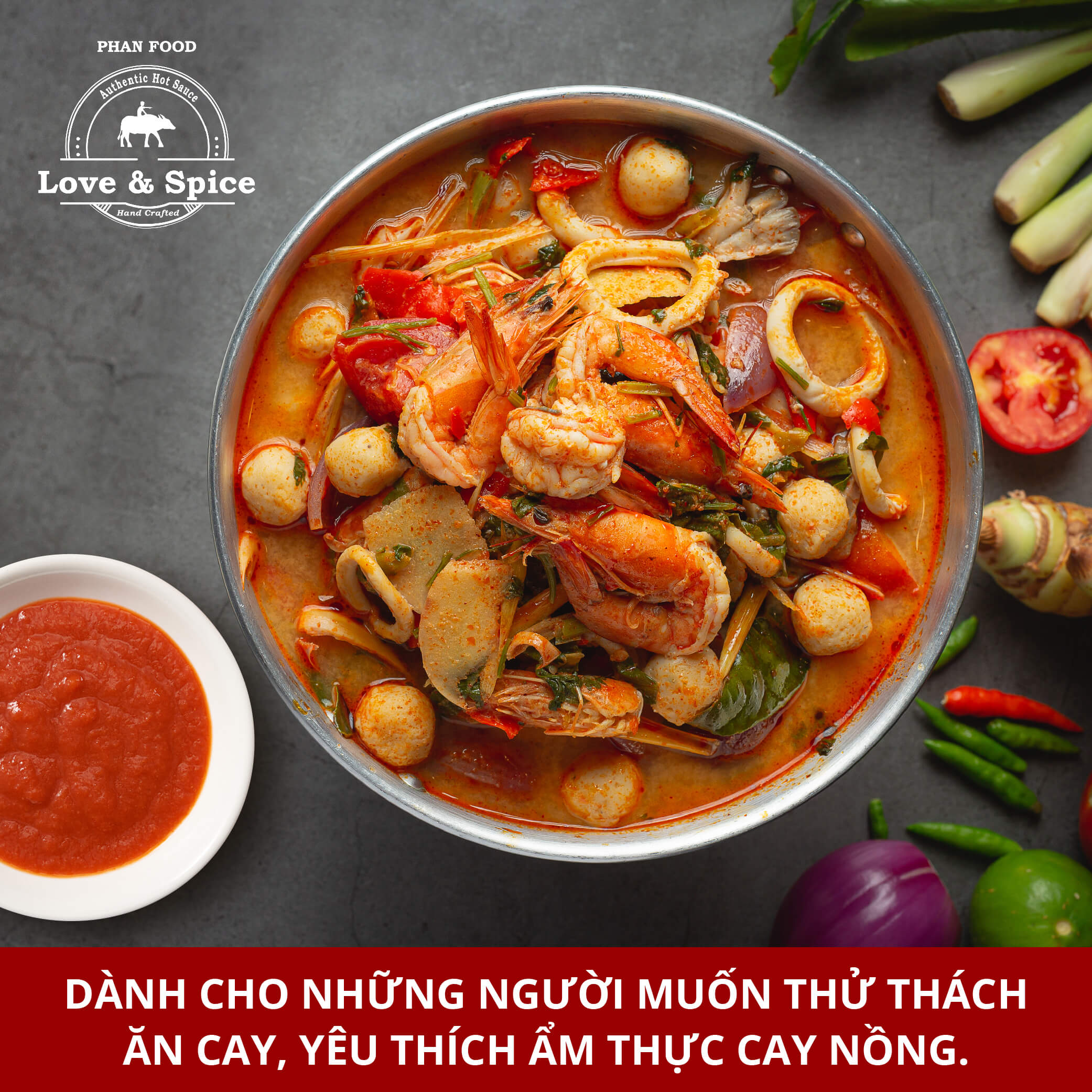 Combo 2 chai tương ớt siêu cay Love &amp; Spice - CAY NHƯ QUỶ x CAY THẤY MẸ chai 120ml x 2