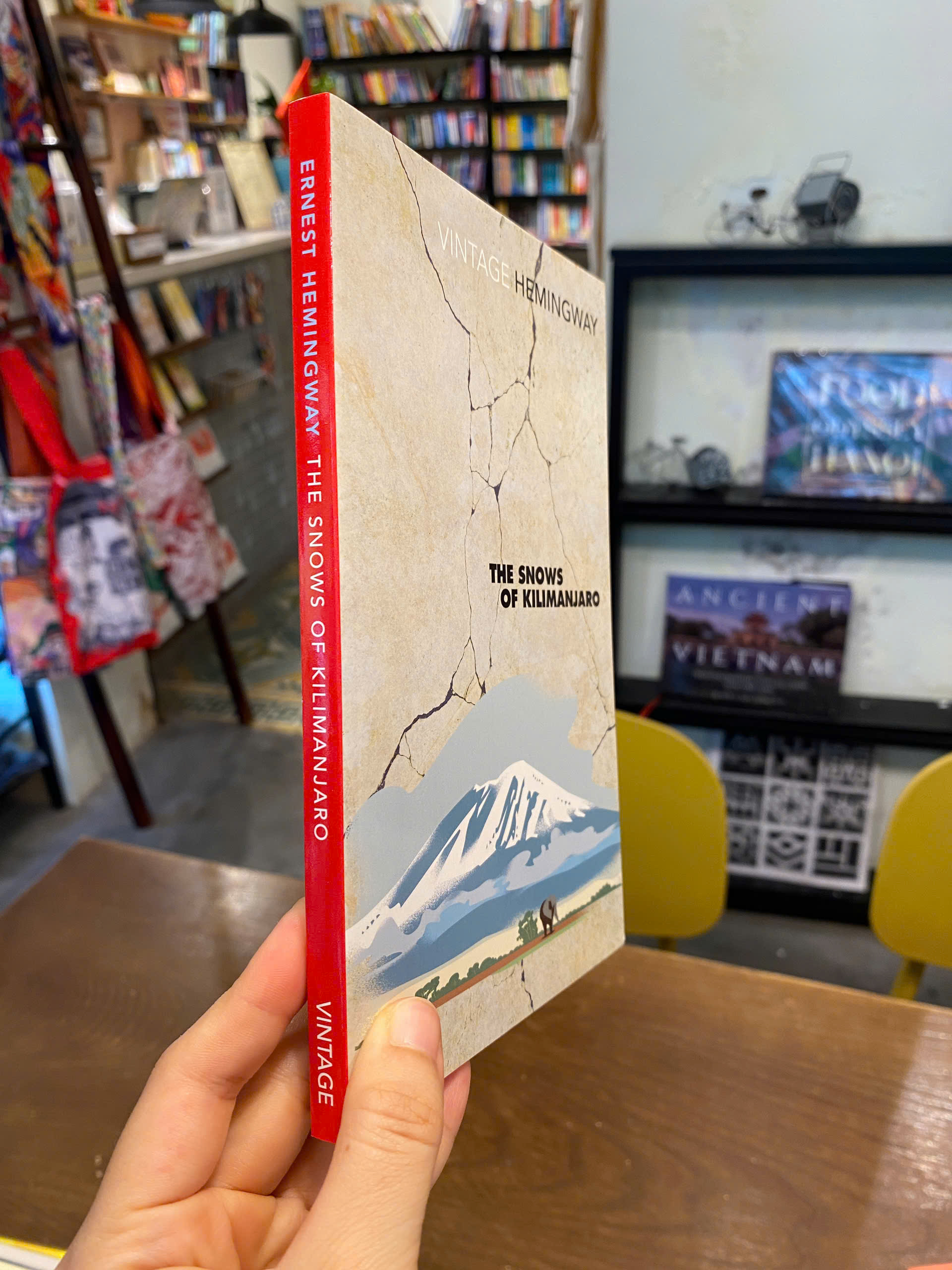 Sách - The Snows of Kilimanjaro by Ernest Hemingway | Classic Literature / Ngoại văn Nhập khẩu