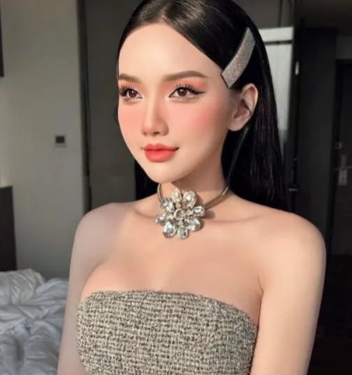Choker đá hoa bản to xuất sắc lắm lun