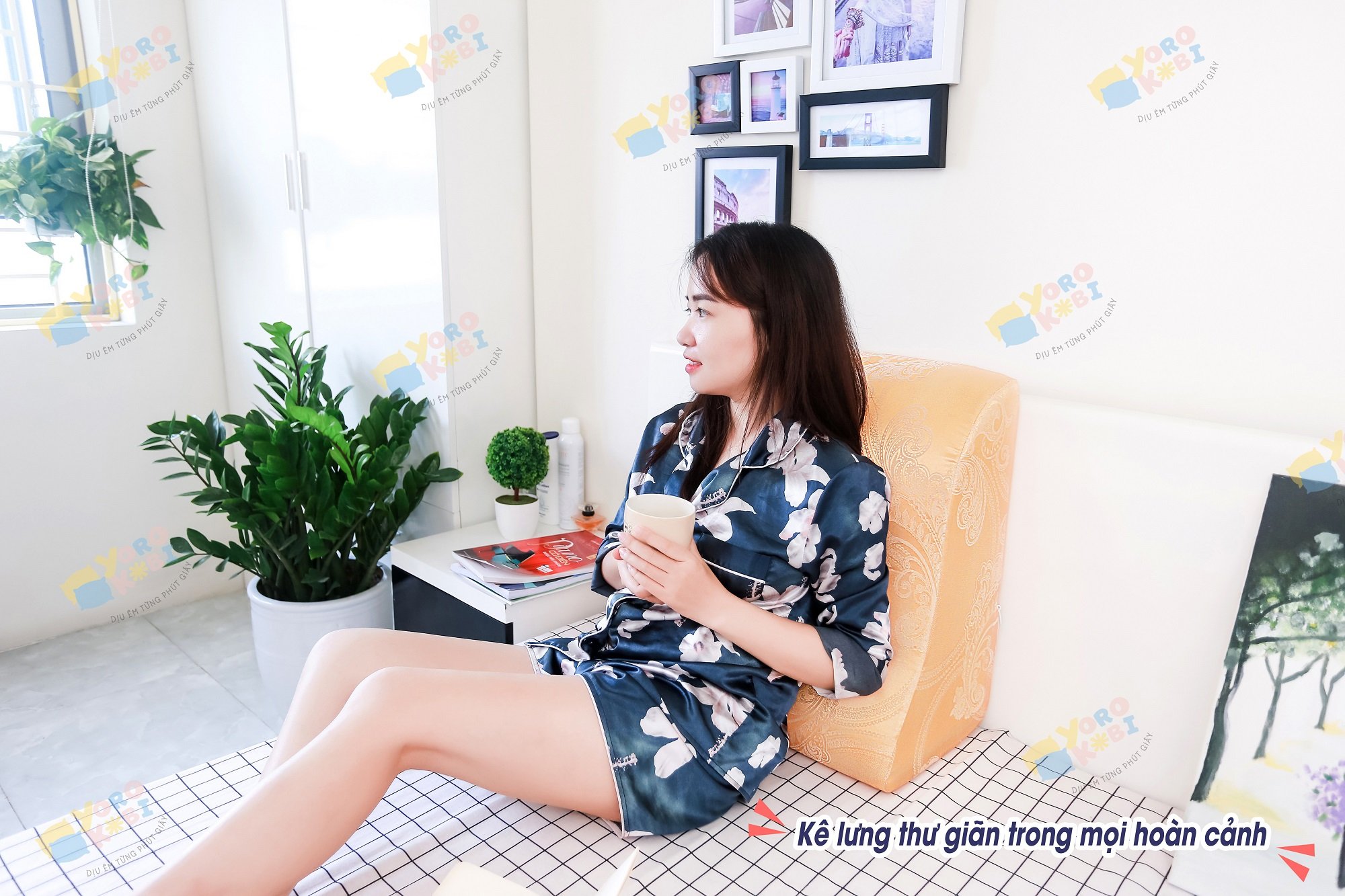 Gối kê chân chống giãn tĩnh mạch YOROKOBI cao 25cm dành cho người đau nhức chân, tiểu đường, tê bì, vọp bẻ, kiến bò, mẹ bầu phù chân tích nước - hàng thương hiệu - MÀU THUN VÀNG HOA NỔI