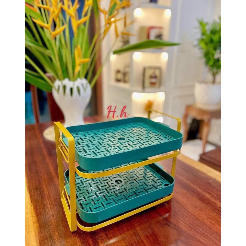 Kệ úp cốc 2 tầng có thể tháo rời khay hứng nước để vệ sinh, dễ dàng lắp đặt và di chuyển mọi nơi, chất liệu nhựa cao cấp, khung kim loại mạ vàng