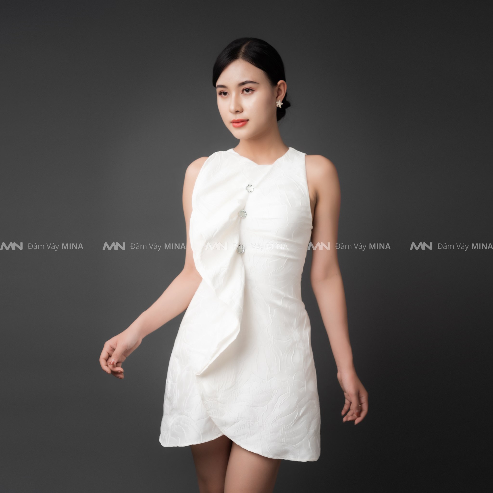 Đầm dự tiệc thiết kế cao cấp dáng xoè màu trắng chất liệu gấm dệt phù hợp đi chơi, dạo phố MN185