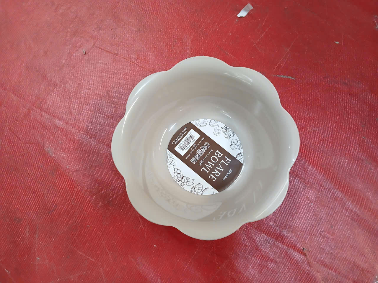 Tô nhựa hình cánh hoa Nakaya Flare Bowl 1.1L