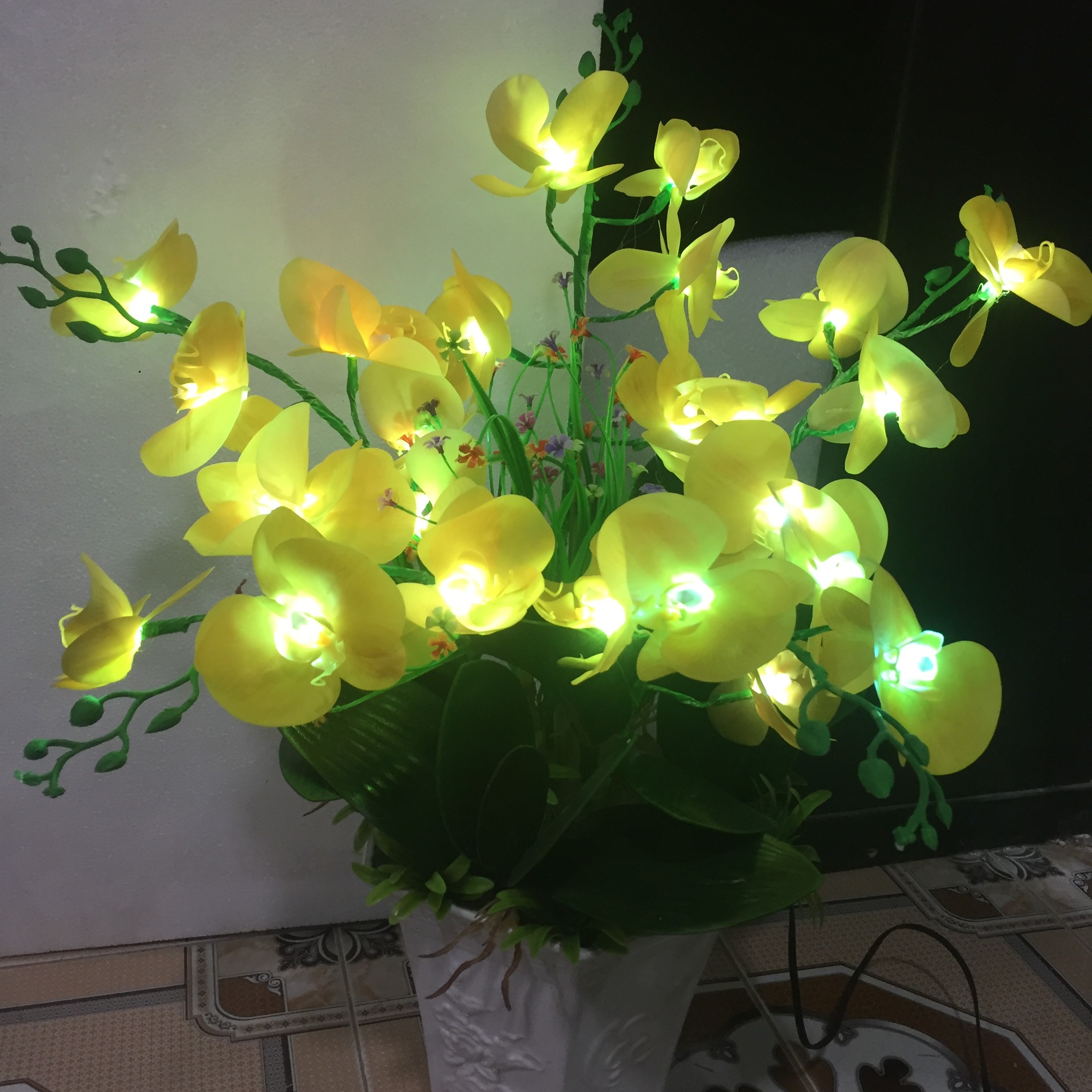 Hoa lan trang trí - Hoa lan trang trí gắn đèn 5 cành