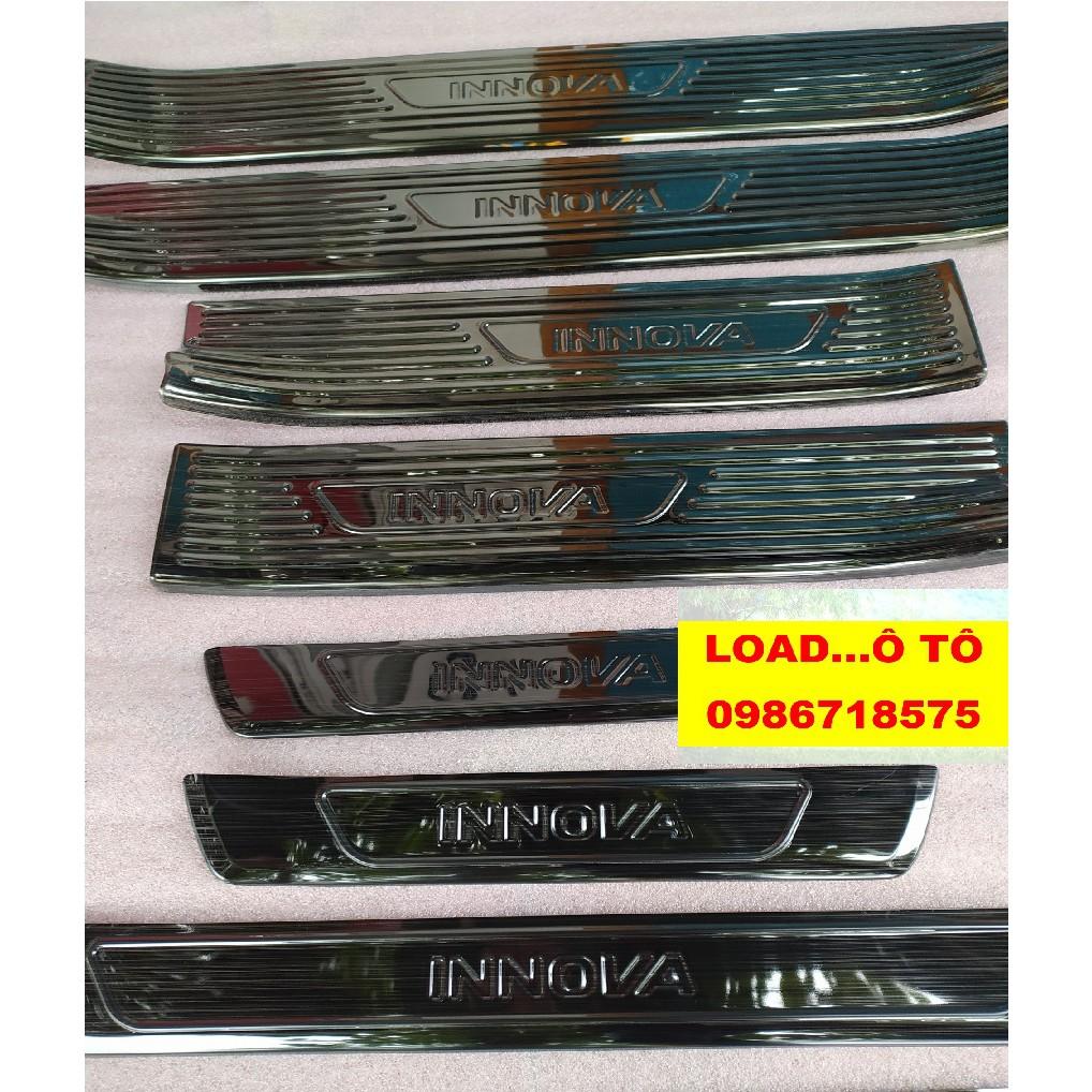 Ốp Bậc Cửa, Nẹp Bước Chân Trong Ngoài Xe Toyota Innova 2023-2017 Chất Liệu Titan Cao Cấp