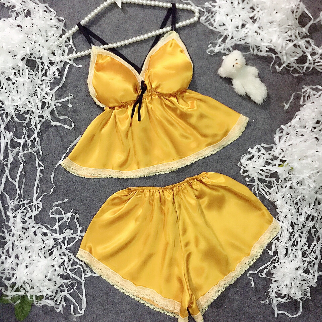 Đồ ngủ sexy phi lụa viền ren dây chéo lưng có mút DN0003