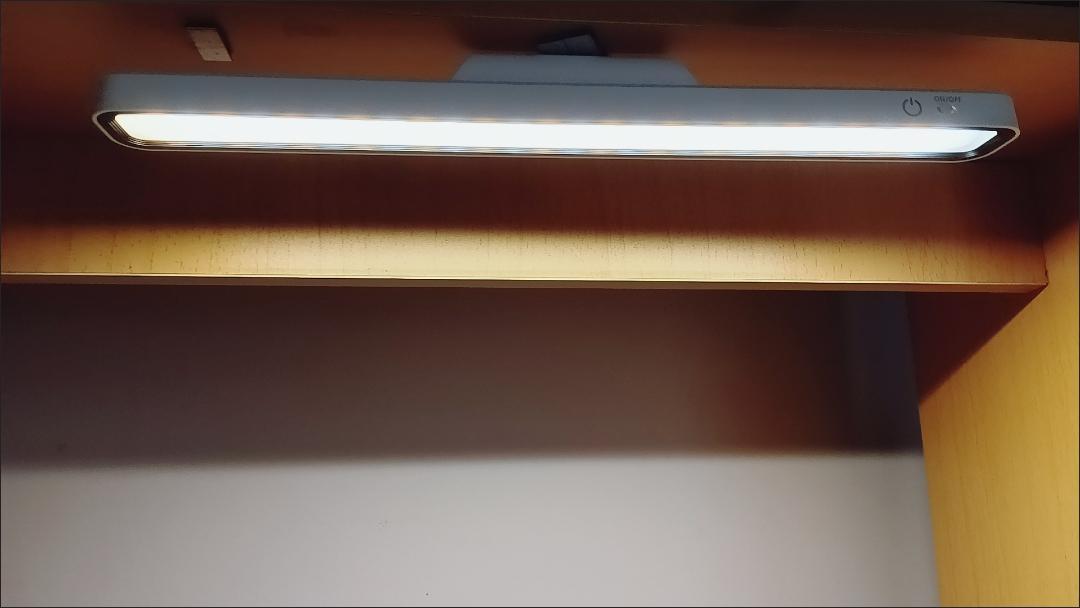 Đèn led dán tường sạc tích điện chống cận có 3 chế độ sáng điều chỉnh