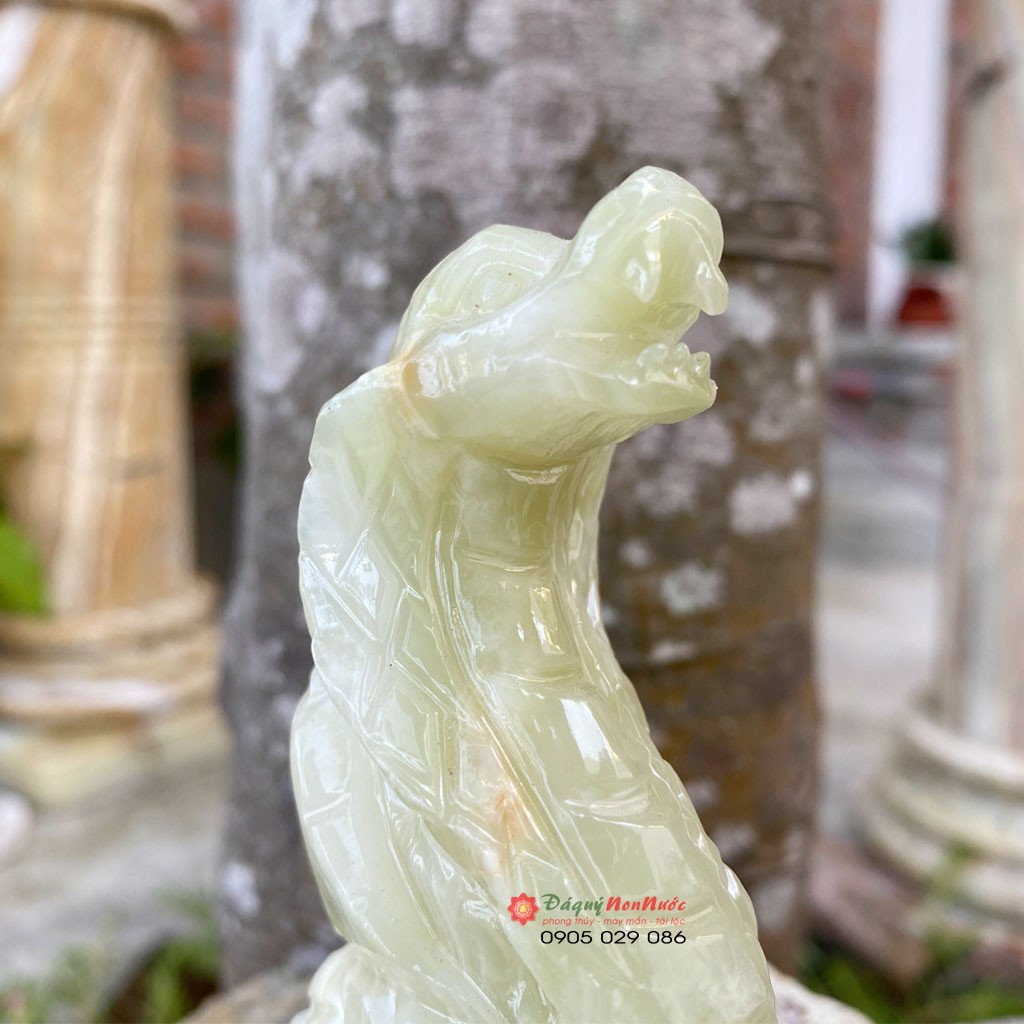 Tượng đá rắn 12 con giáp phong thủy đá ngọc Pakistan 10cm đá Non Nước