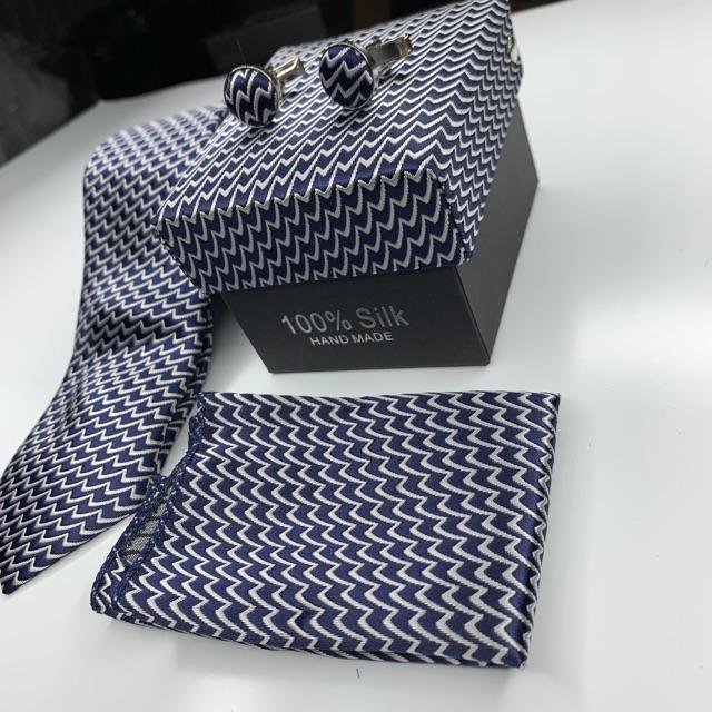 Cà vạt nam 6cm hộp cà vạt + khăn + khuy áo xanh đen kẻ trắng sóng GiangPKC