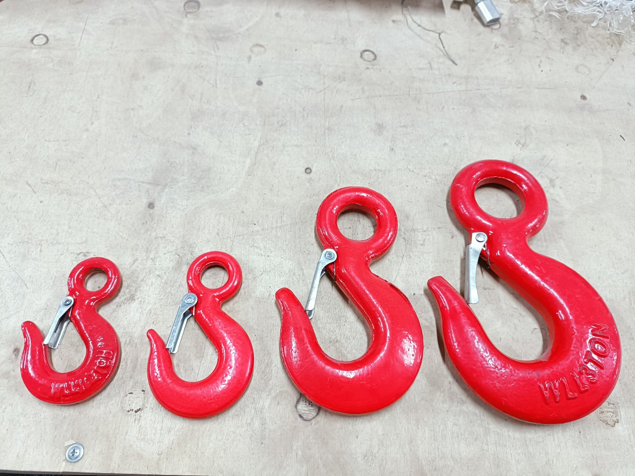 Móc cẩu tròn
