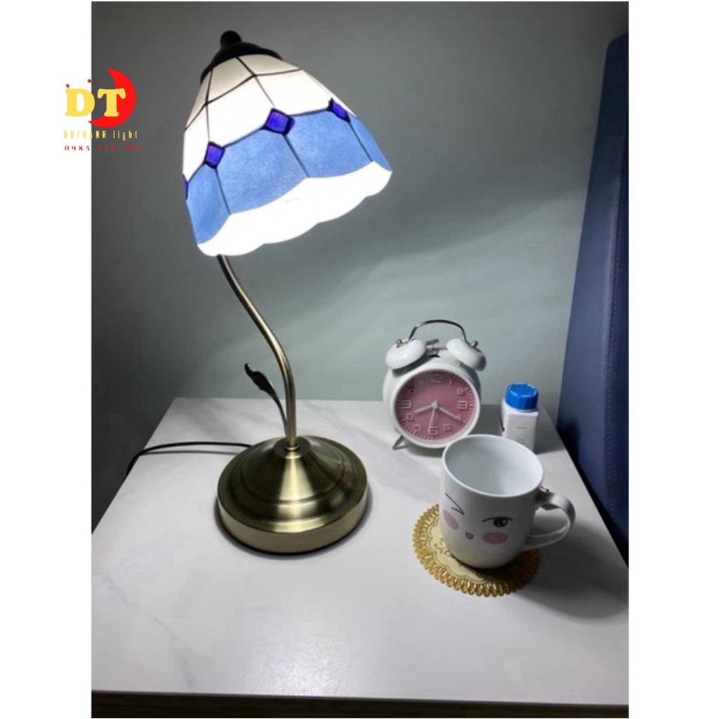 Đèn Bàn Phong Cách Châu Âu Đèn Có Điều Chỉnh Tăng Giảm Ánh Sáng HTLK DBN