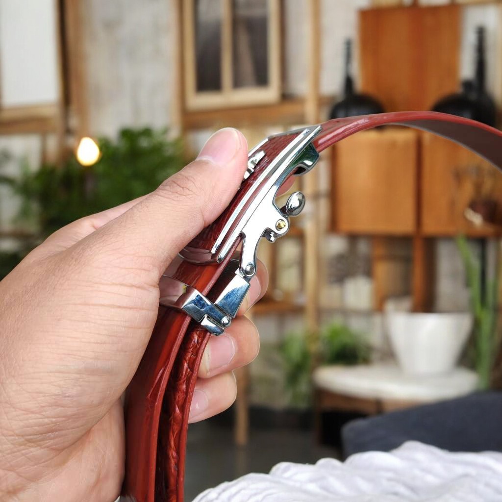 Nịt da Cá sấu - Dây liền hông rất dễ dùng! (mặt bạc)