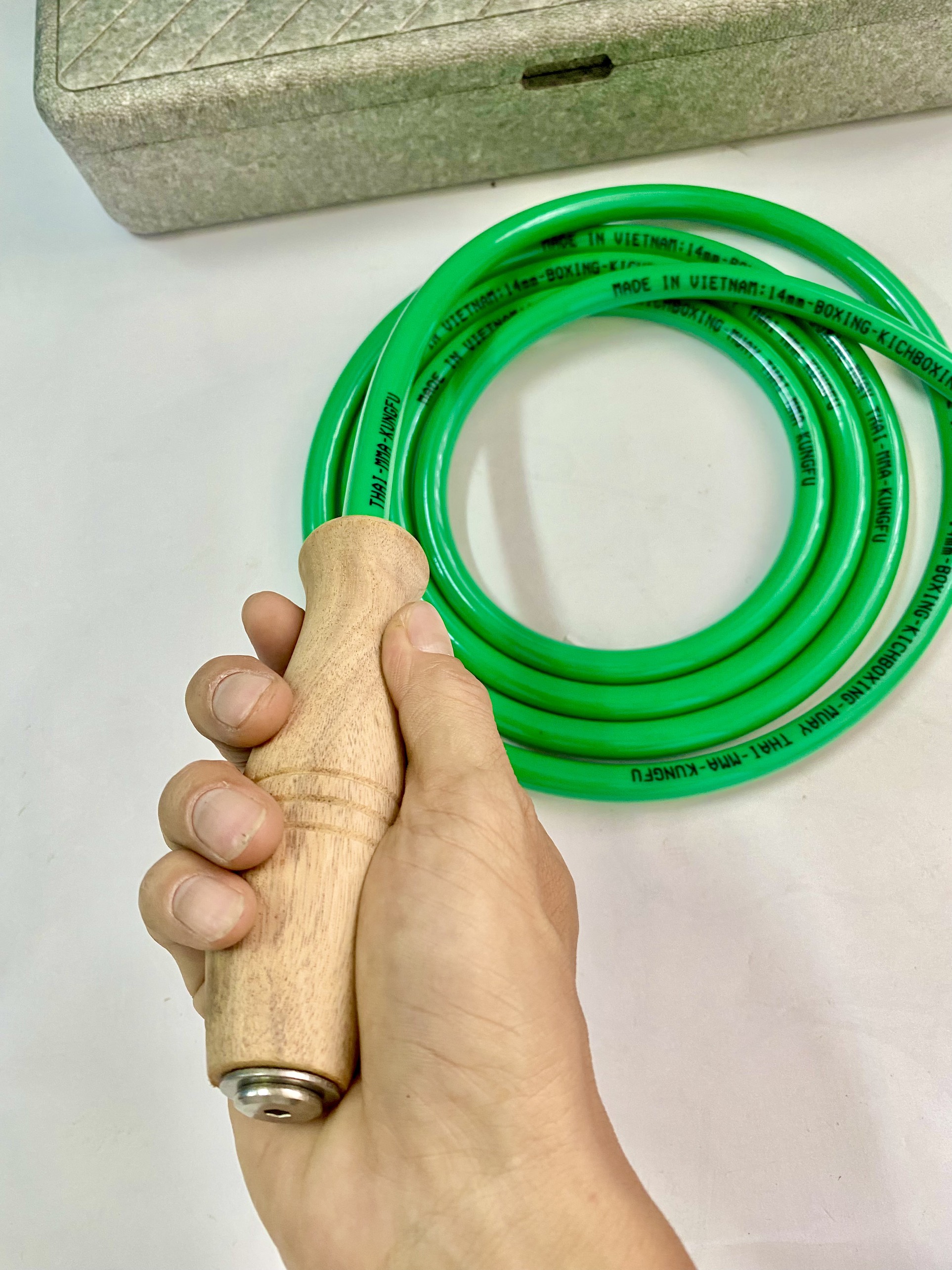 Dây nhảy tập thể dục , giảm cân tại nhà làm bằng cán gỗ nặng 600gr phù hợp mọi lứa tuổi cả nam và nữ