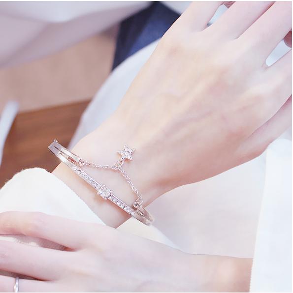 SET 2 VÒNG TAY ĐÍNH ĐÁ KÈM NGÔI SAO MAY MẮN SIÊU XINH