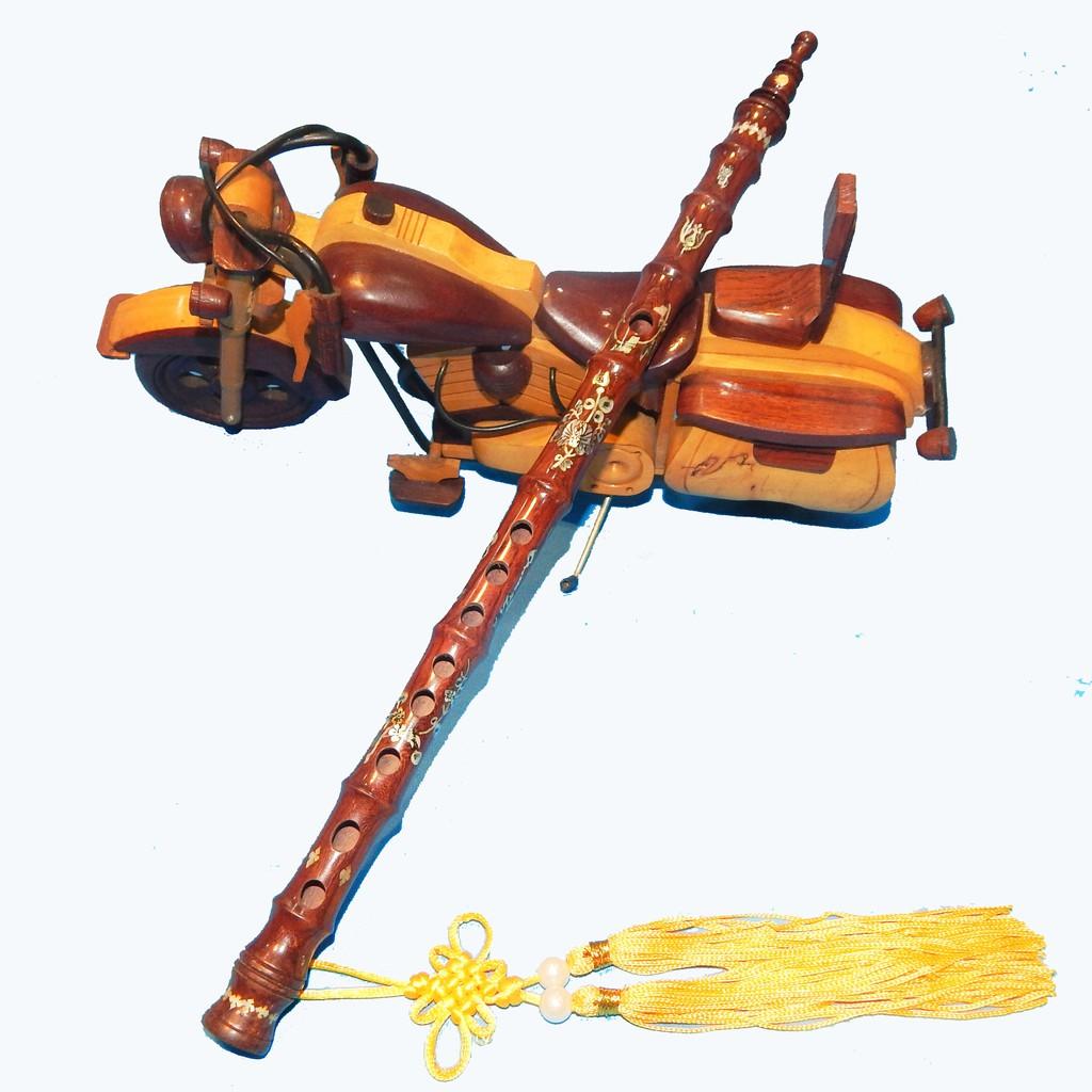 Sáo gỗ Cẩm lai cẩn ốc A4 Trần Trung