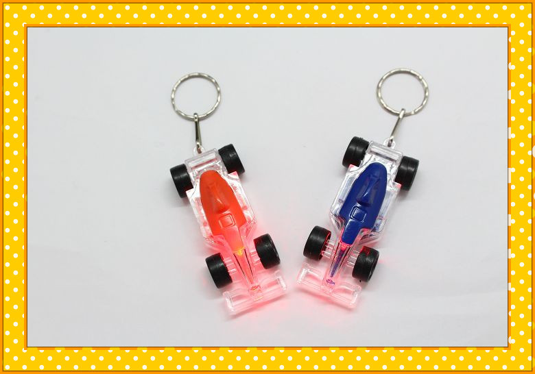 Móc khóa hình ô tô đua có đèn led phát sáng hiện đại MK15