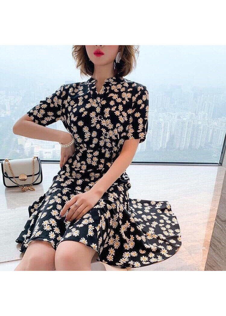 Đầm họa tiết hoa cúc dáng xòe