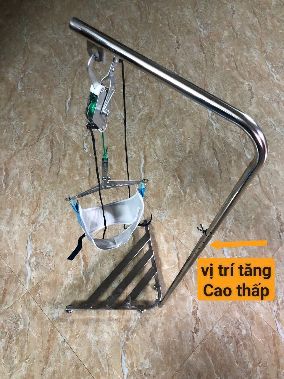 Cây. Gía. Móc hỗ trợ treo sp kéo giãn cột sống cổ SU304 ( SP không kèm đai vải )