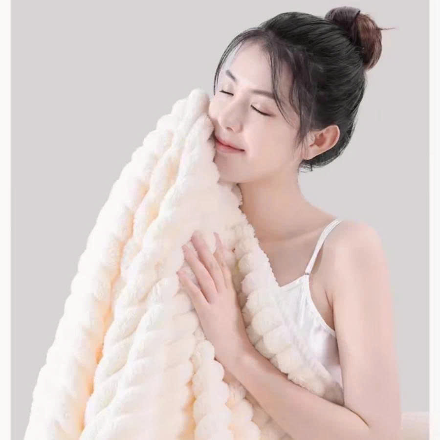 Khăn  Tắm Lông  Cừu  Hàn  Quốc – Êm Ái, Thấm Hút Tốt, An  Toàn Cho Da