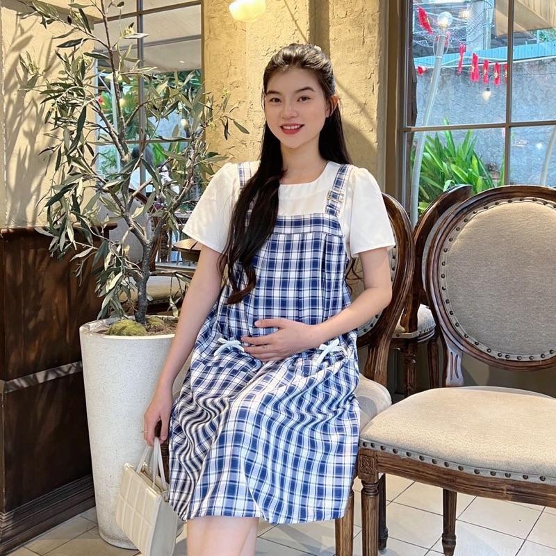 Đầm bầu yếm liền Karo phối túi dễ thương, xinh xắn chất cotton lụa Váy Bầu Năng Động - Đen