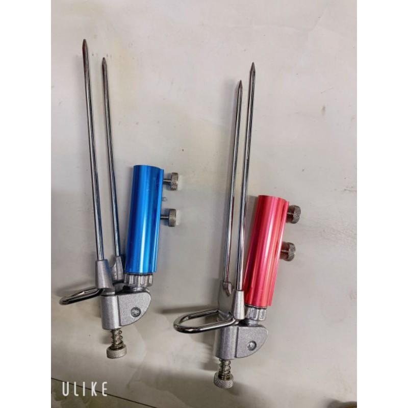 Chân cắm đất gác cần