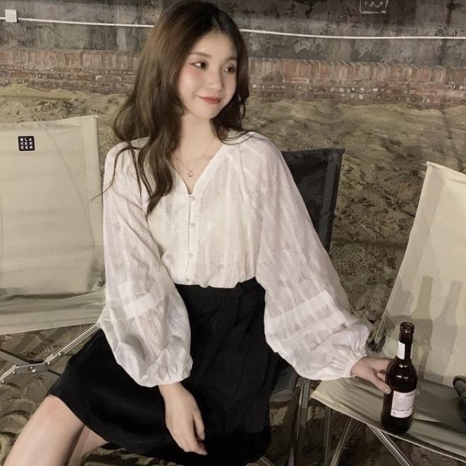 Áo sơ mi dài tay bồng cổ V viền ren cúc ngọc. Áo babydoll cổ tim viền ren