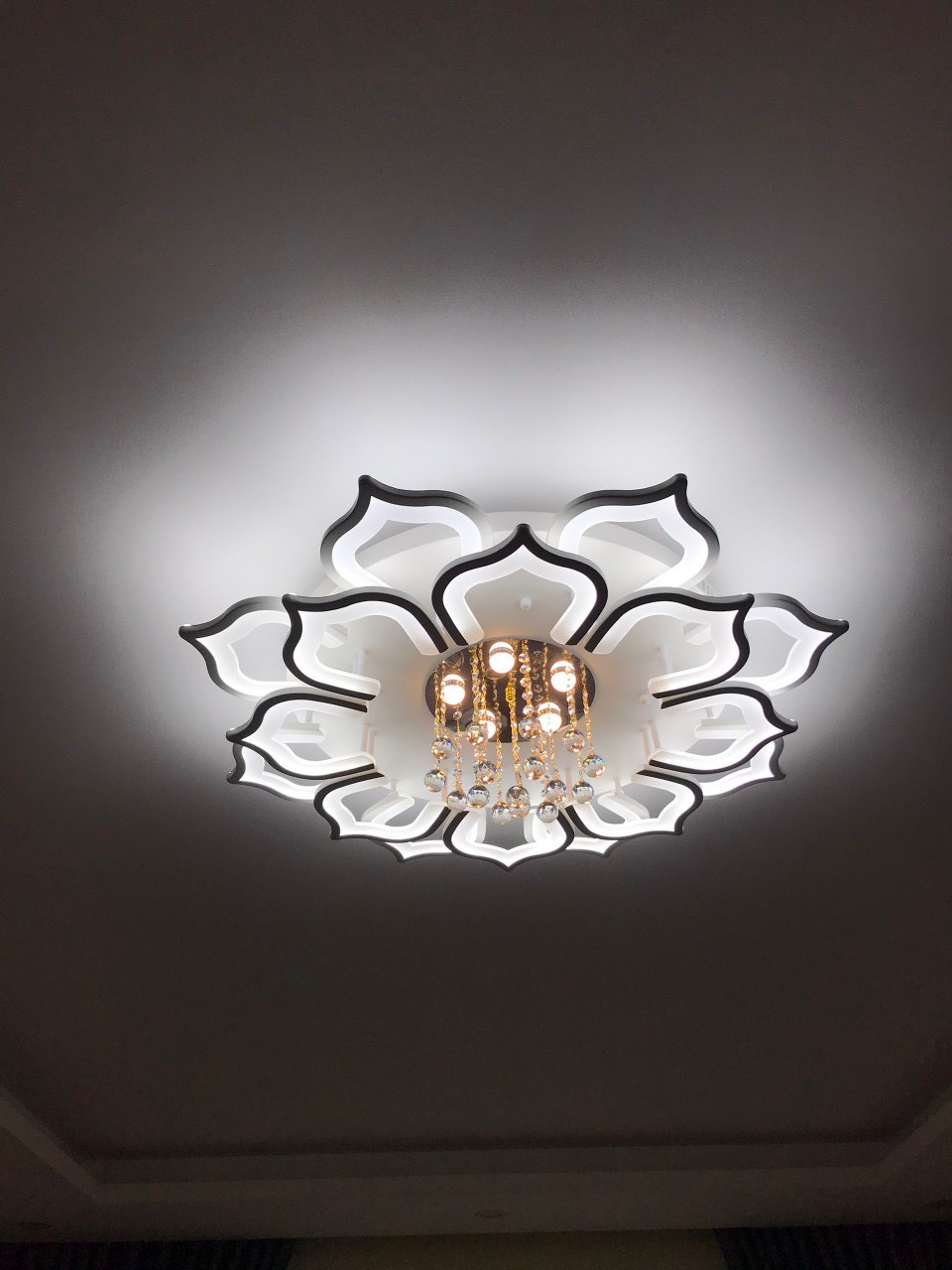 Đèn trần SOULD pha lê đẹp mắt với ba chế độ ánh sáng LED đẳng cấp trang trí nội thất hiện đại