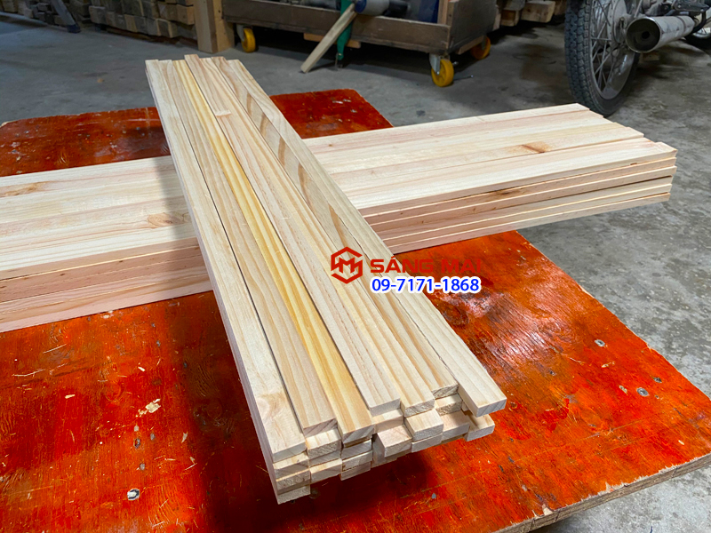 Thanh gỗ thông 1cm x 2cm x dài 50cm + láng mịn 4 mặt