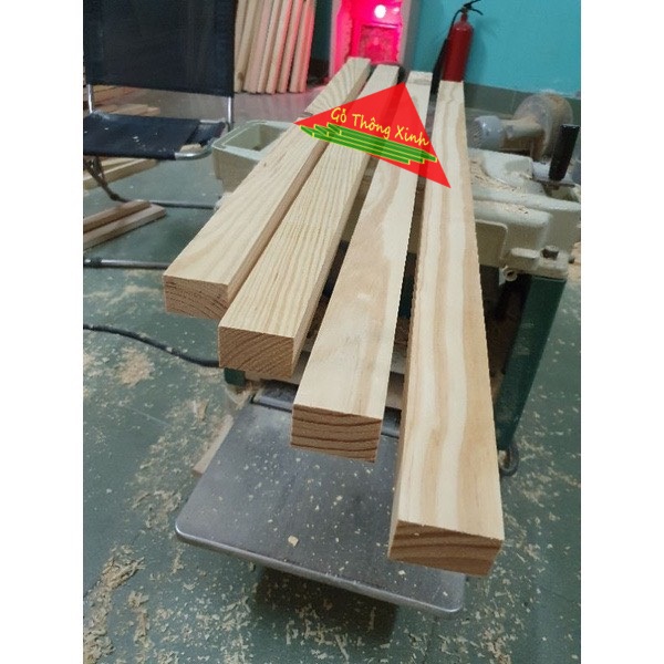 Bó 4 thanh gỗ thông vuông 3x4cm dài 1m2 đã được bào láng đẹp 4 mặt thích hợp làm khung sườn, mô hình, trang trí