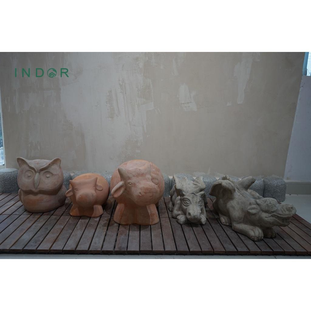 Tượng chú bò nhìn nghiêng chất liệu đất nung terracotta Tượng decor Noel Tượng trang trí nội ngoại thất