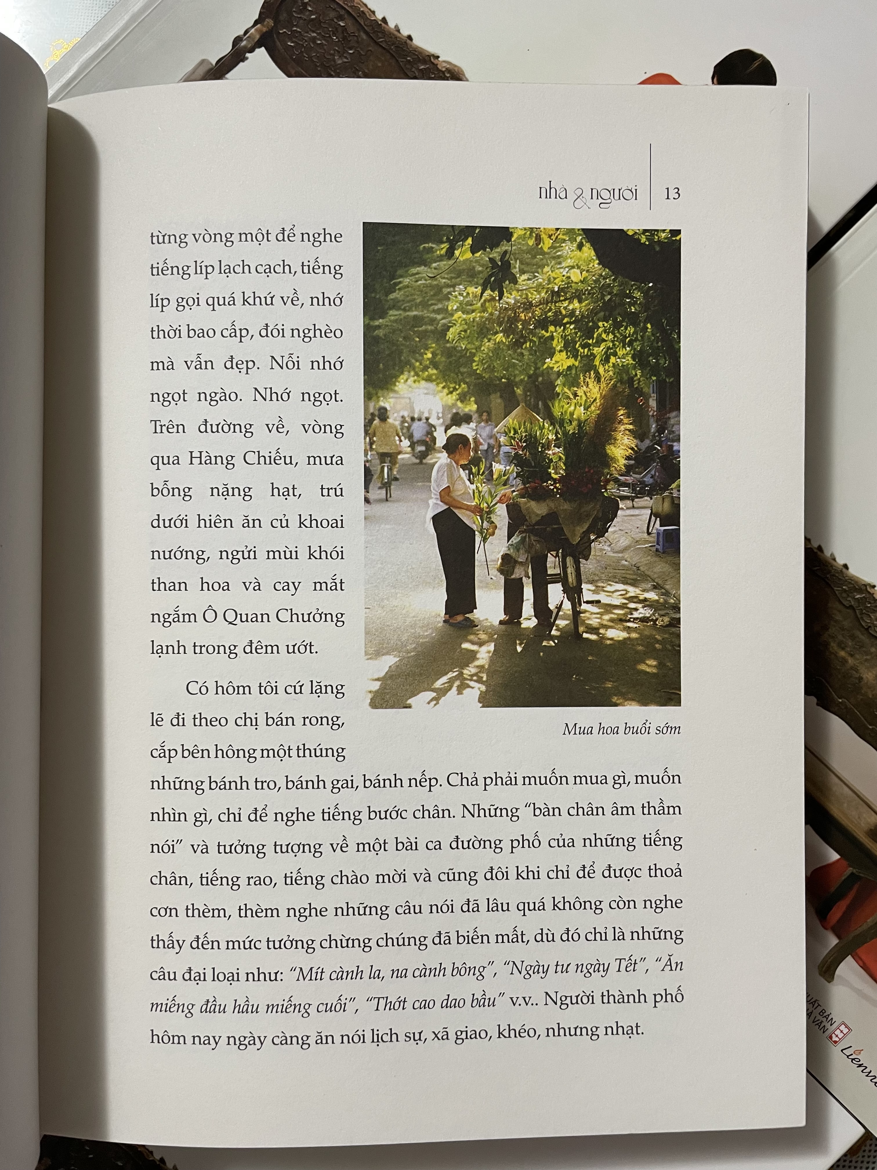 Nhà &amp; Người (Có ký tặng của tác giả Lê Thiết Cương)