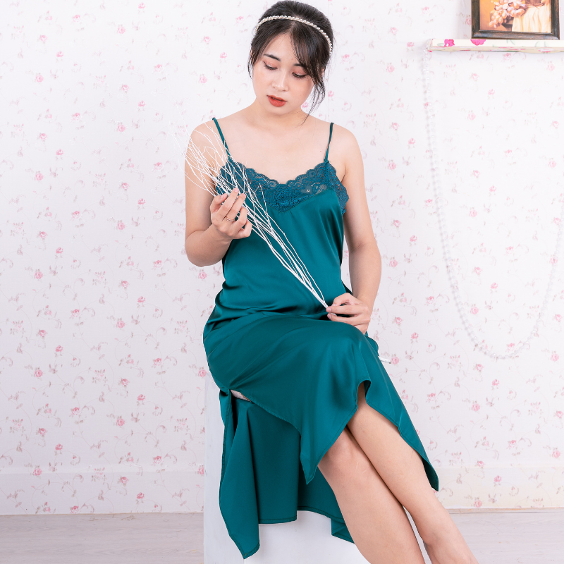 Đầm ngủ, Váy ngủ lụa Pháp cao cấp VILADY - V150, phối ren ngực và lưng, xẻ đùi 2 bên