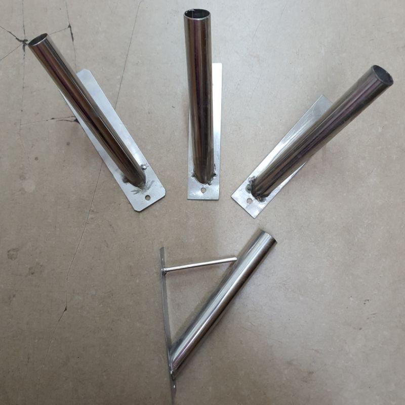 Giá treo cờ bằng inox - giá cắm cờ bắt tường