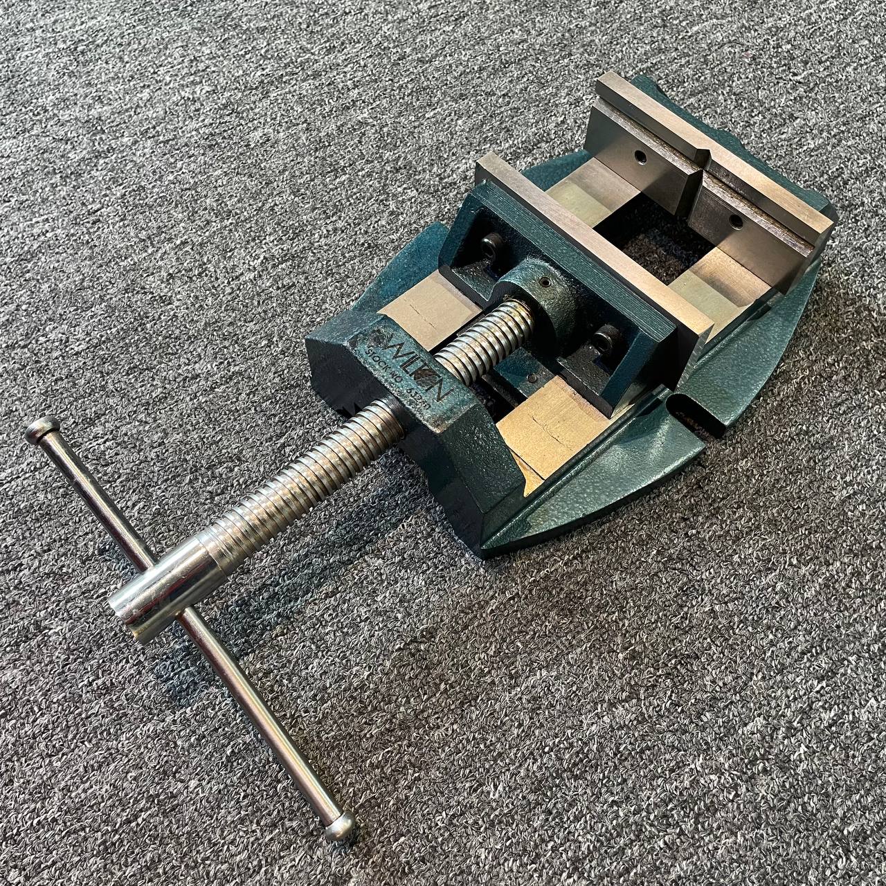 ETO WILTON 1360 VERSATILE DRILL PRESS VISE, CONTINUOUS NUT, HÀM RỘNG 5-1/2 INCH VÀ HÀM MỞ 5 INCH